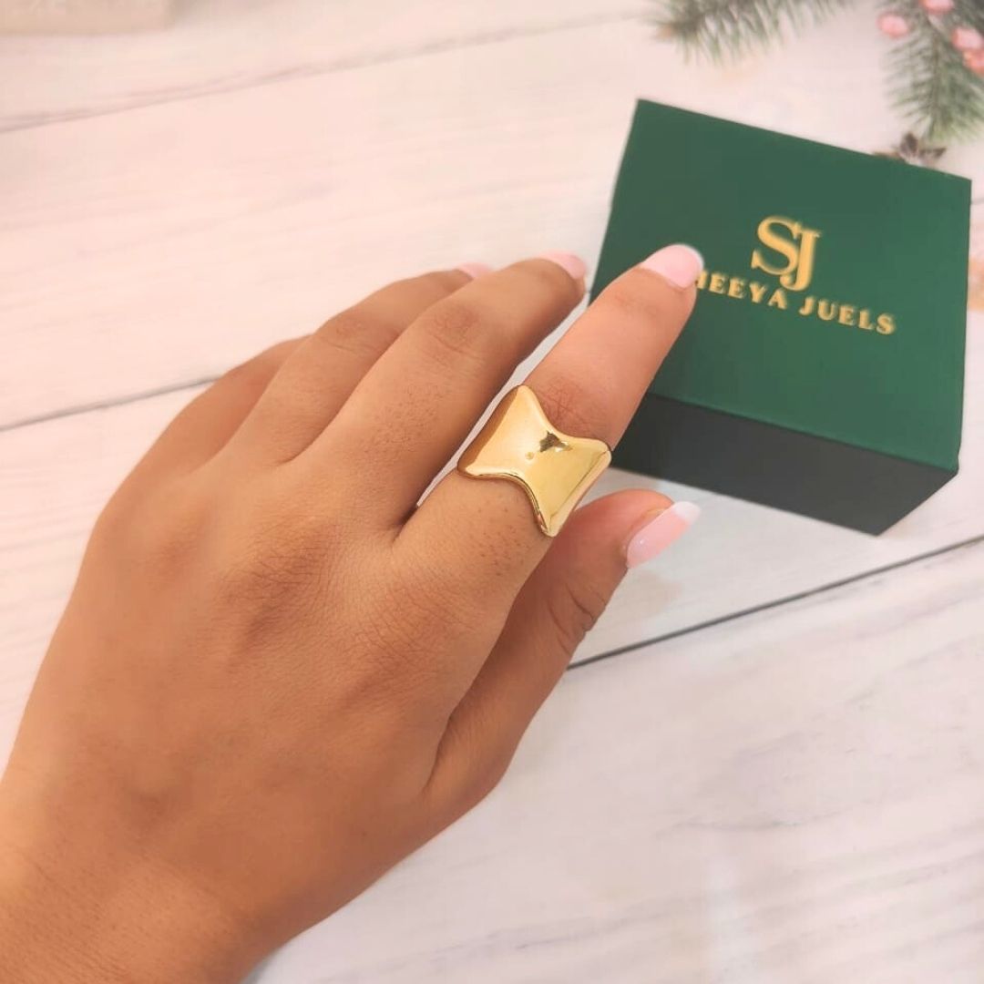 Bold Waive Ring