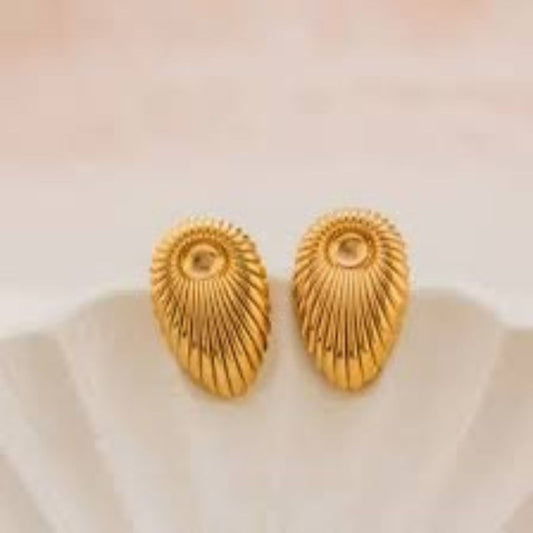 Sophia Gold Shell Earrings