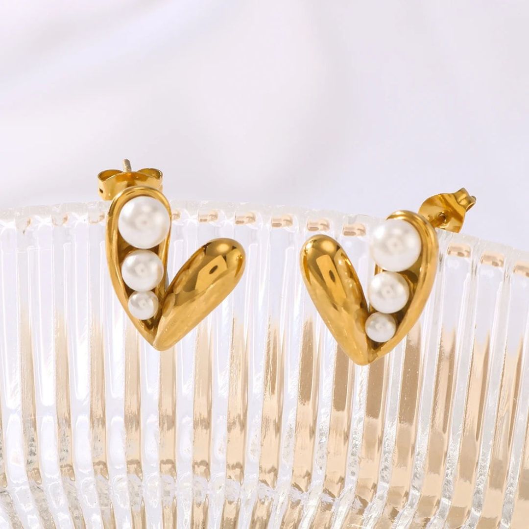 Shizni Pearl & Gold Stud Earrings