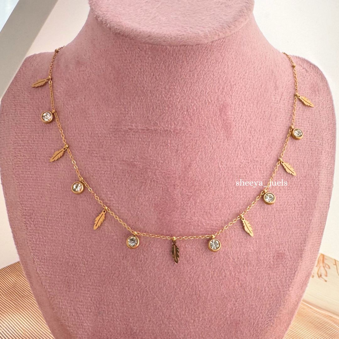 Elegant Feather Charm Necklace