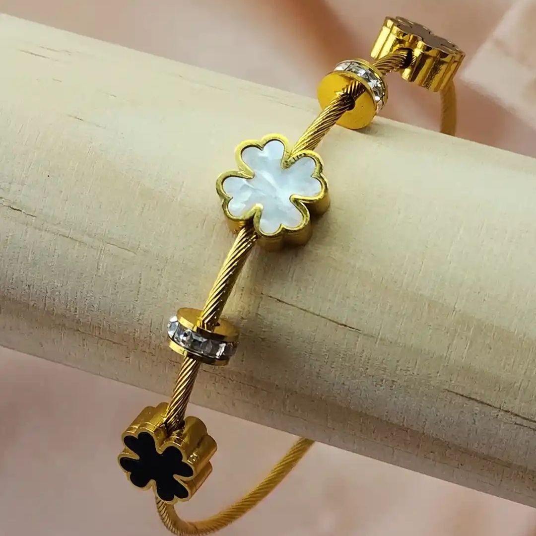 Bryn Clover Bracelet