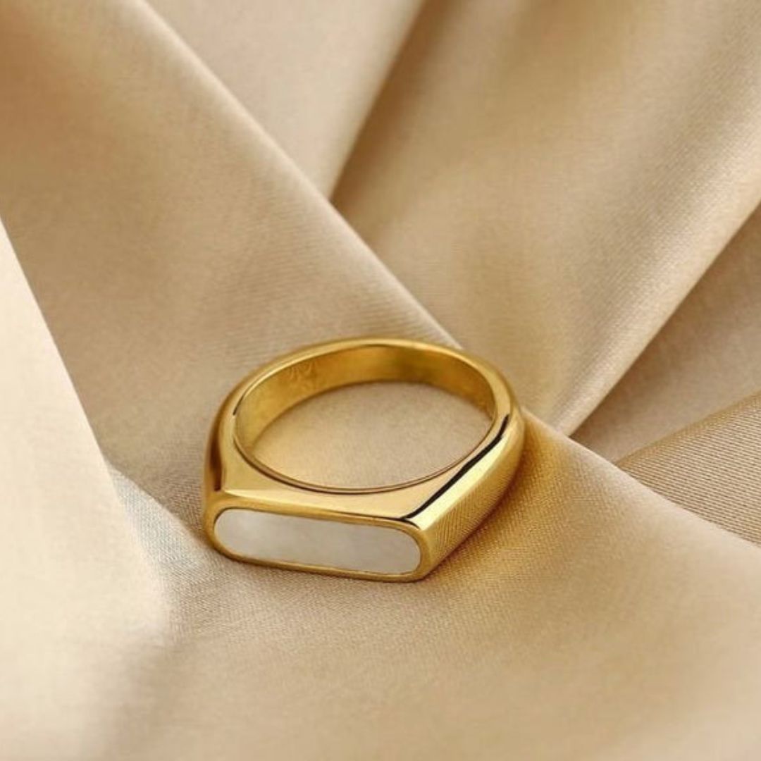 Luna Bar Ring