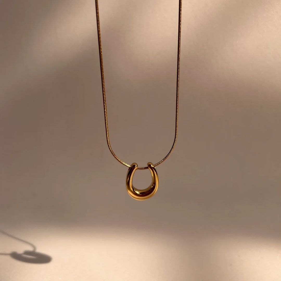 Amour Necklace