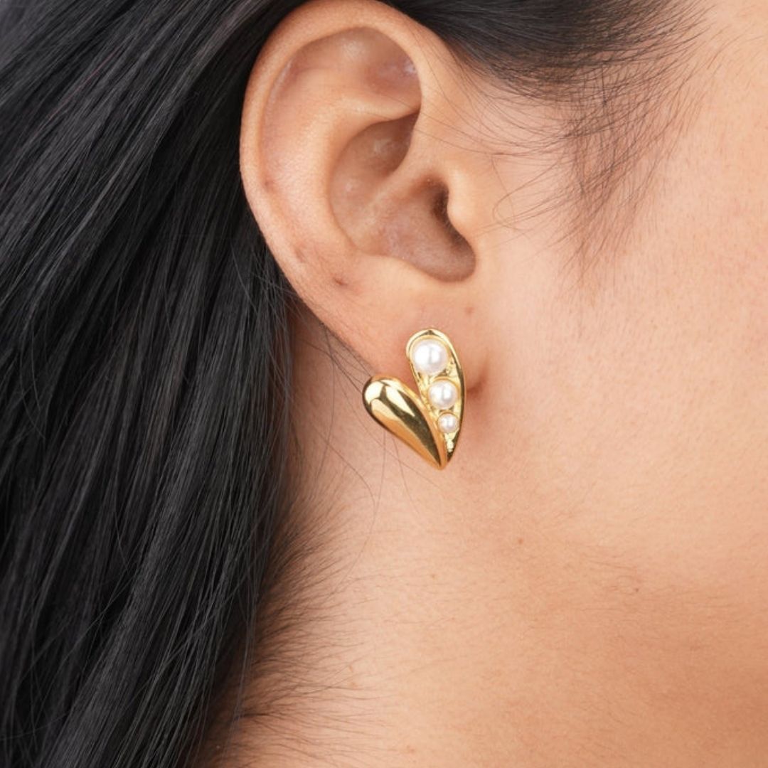 Shizni Pearl & Gold Stud Earrings
