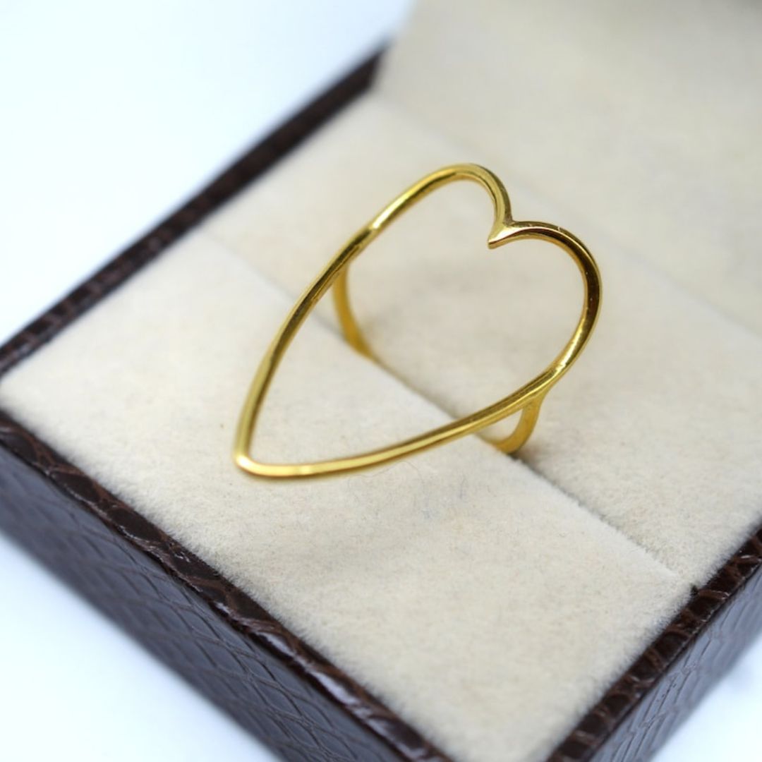 Hallow Heart Ring