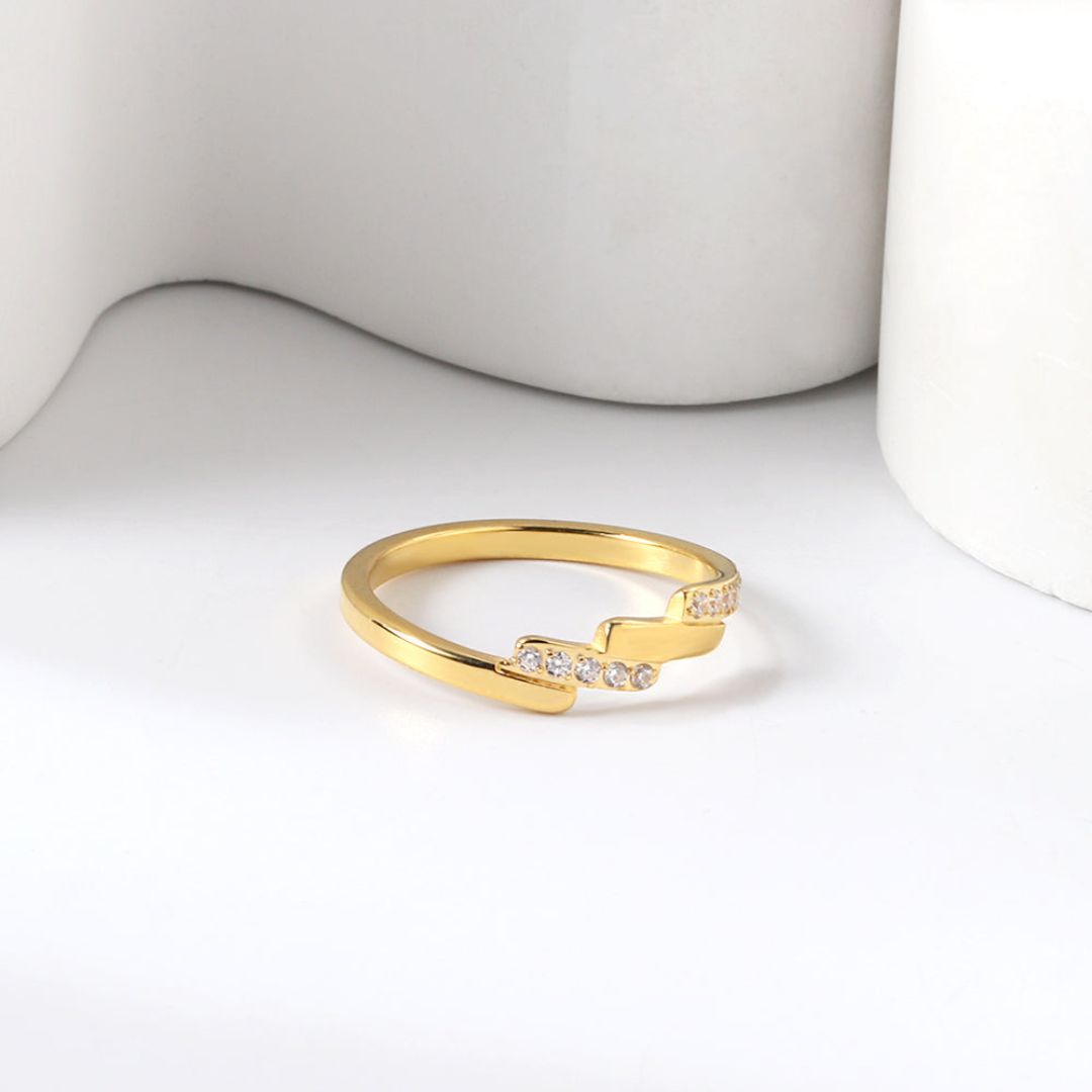 Zigzag Crystal Ring
