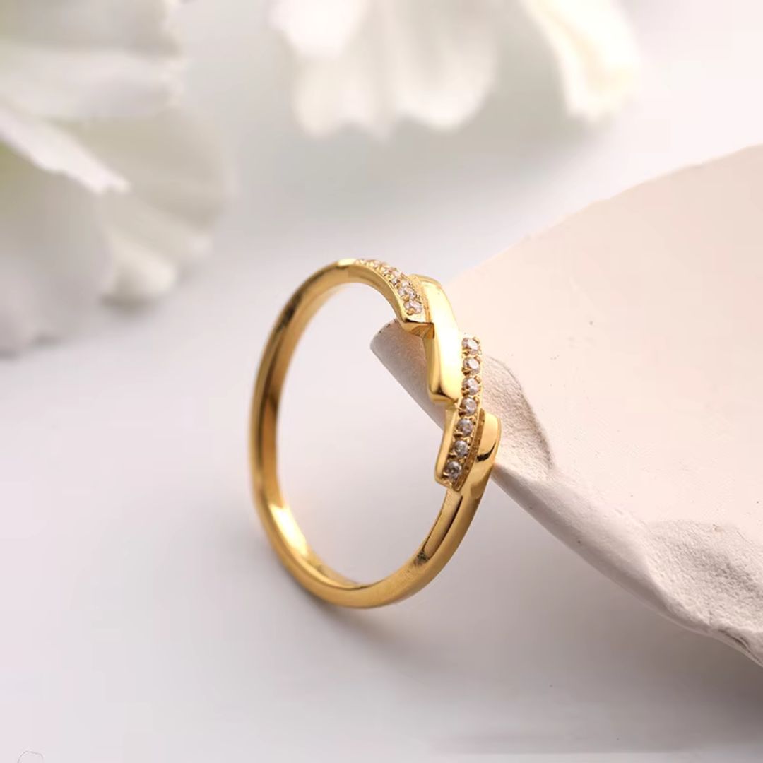 Zigzag Crystal Ring