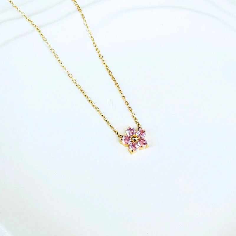 Dazzling Daisy Necklace