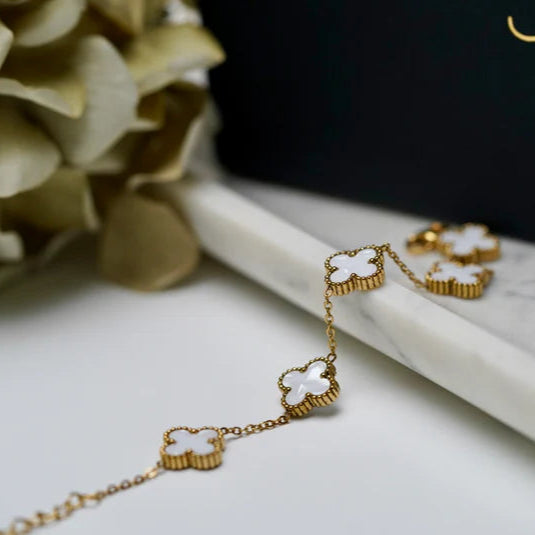 Taylor White Clover Leaf Bracelet