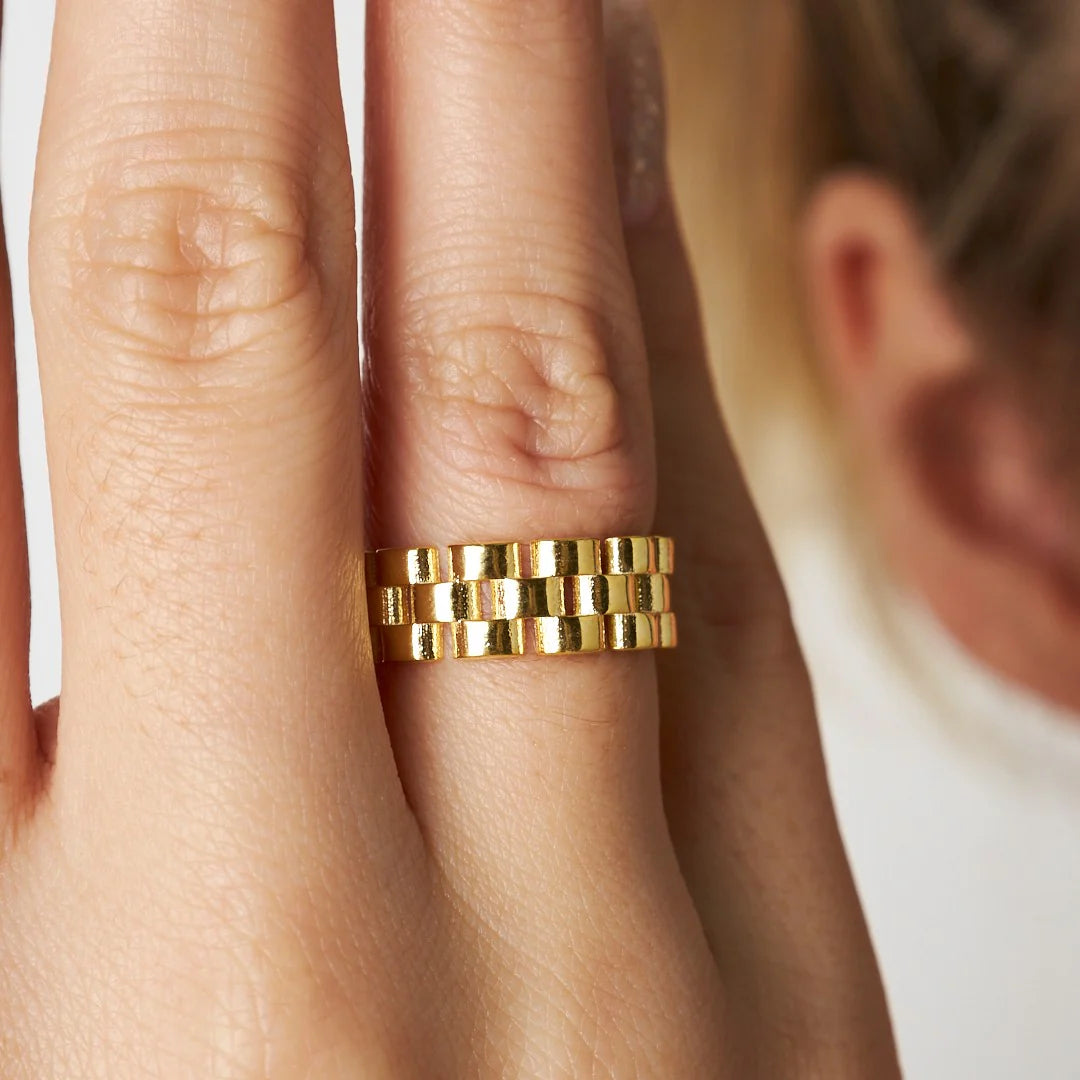 Aurion Band Ring