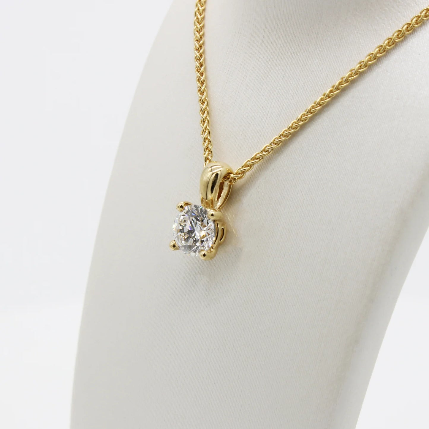 Solitaire Bloom Necklace