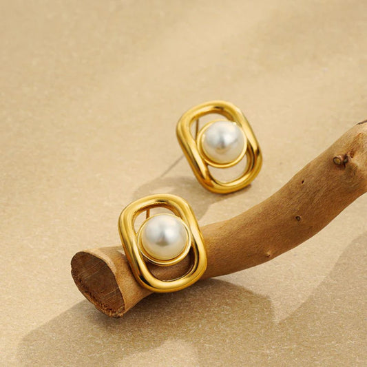 Isla Pearl Studs