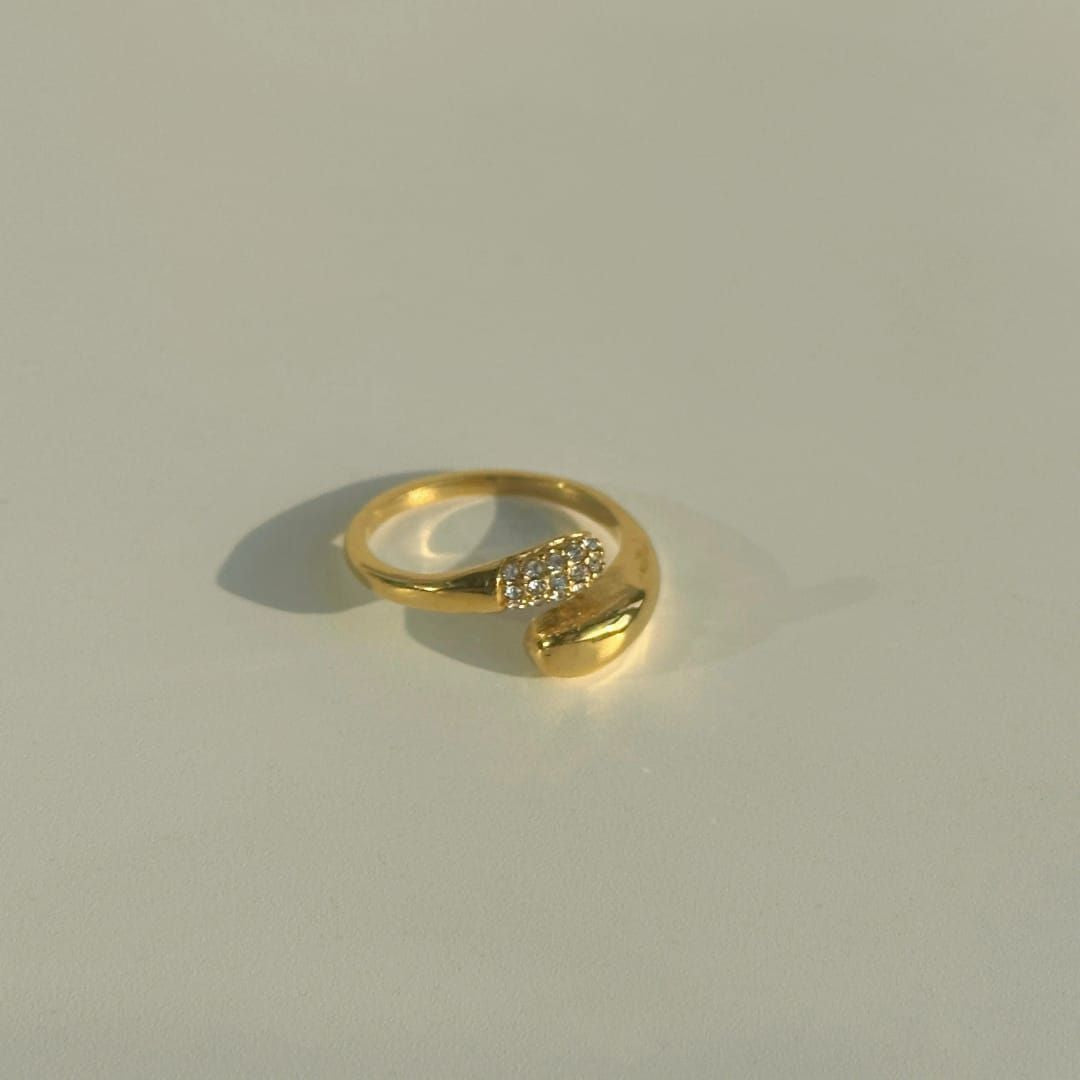 Elaris Ring