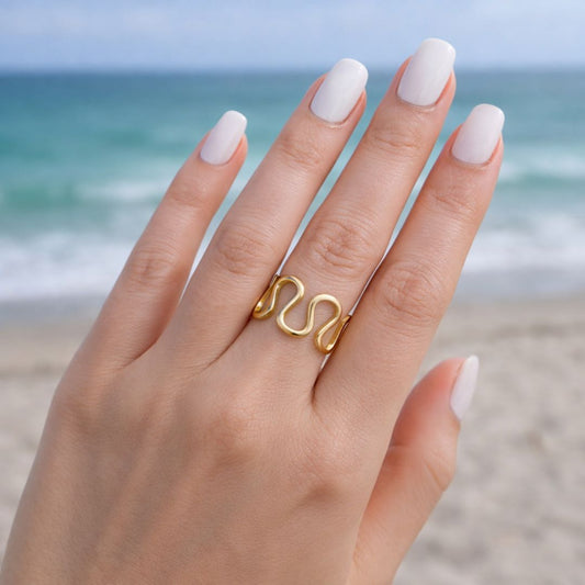 Luxe Loop Ring
