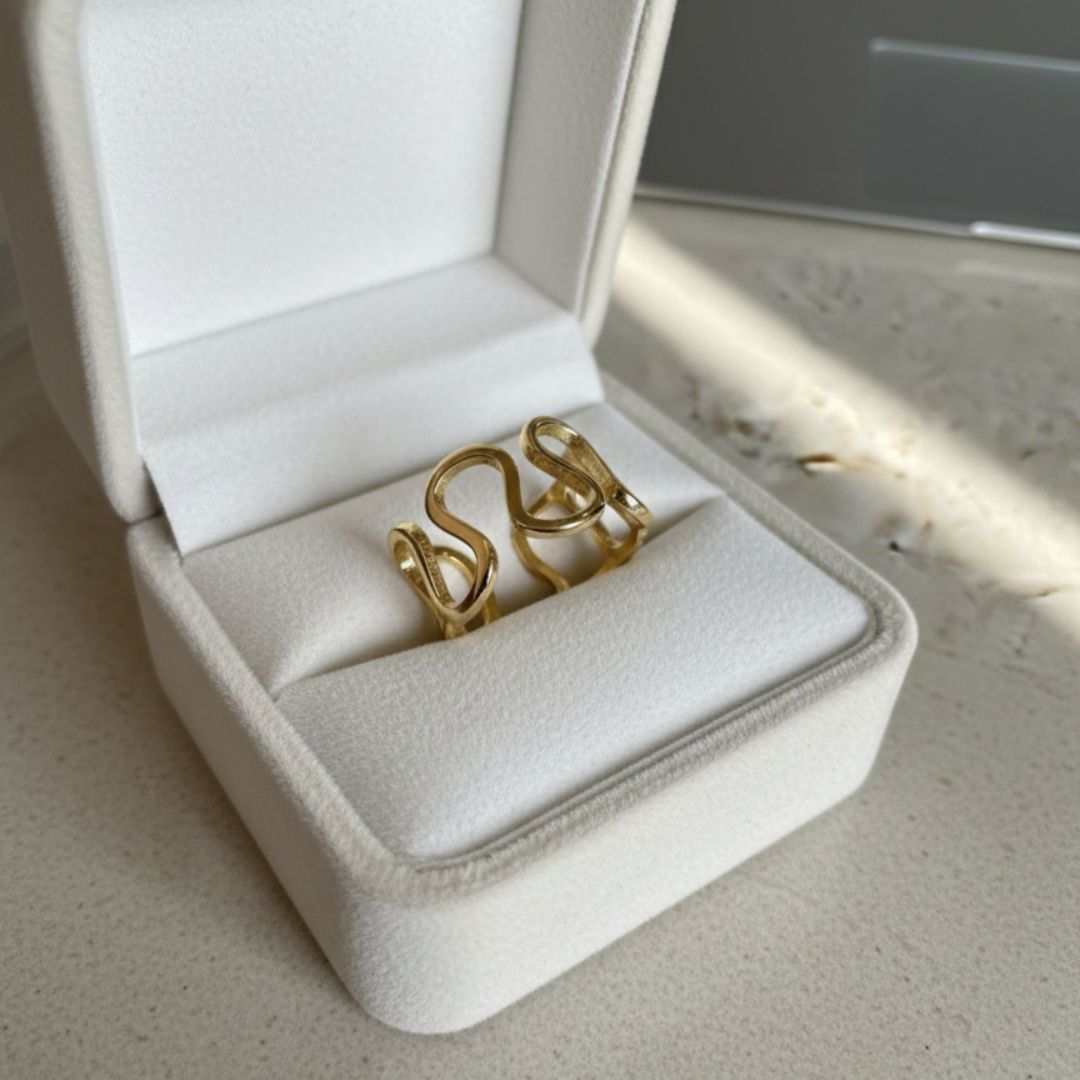 Luxe Loop Ring