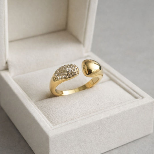 Golden Muse Ring