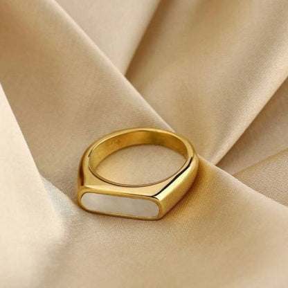 Luna Bar Ring