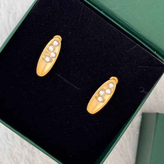 Minimal Pearl Stud Earrings