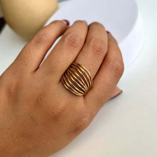 Iris Loop Ring