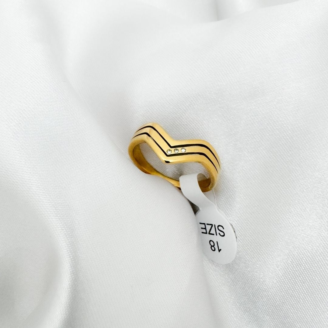 Triple V Ring