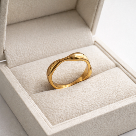 Aura Wave Ring