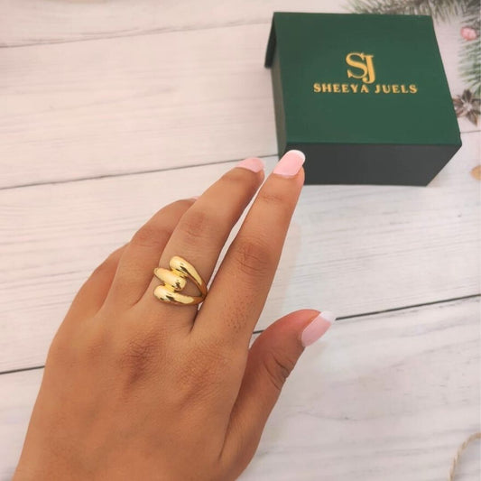 Close Hug Ring