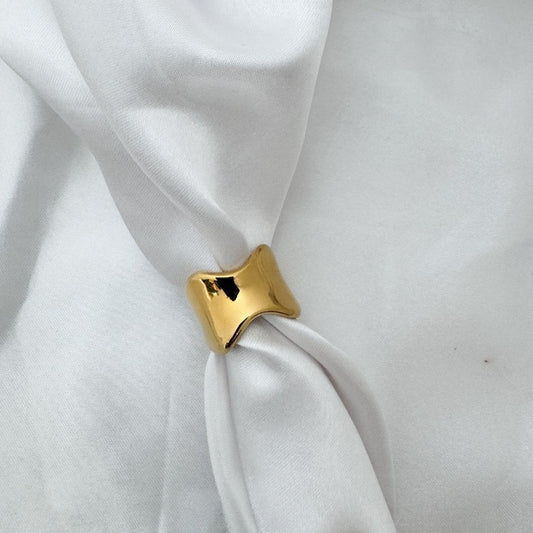Bold Waive Ring