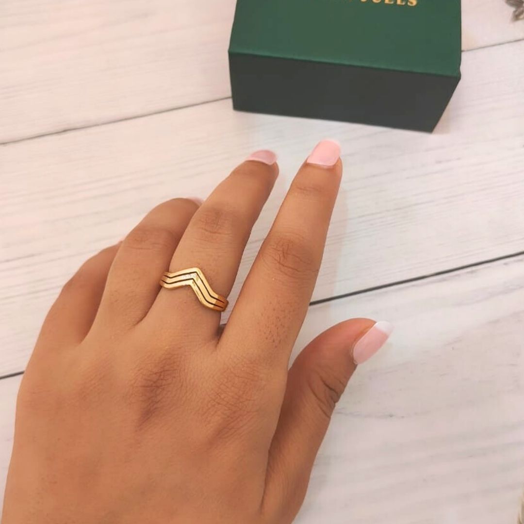 Triple V Ring