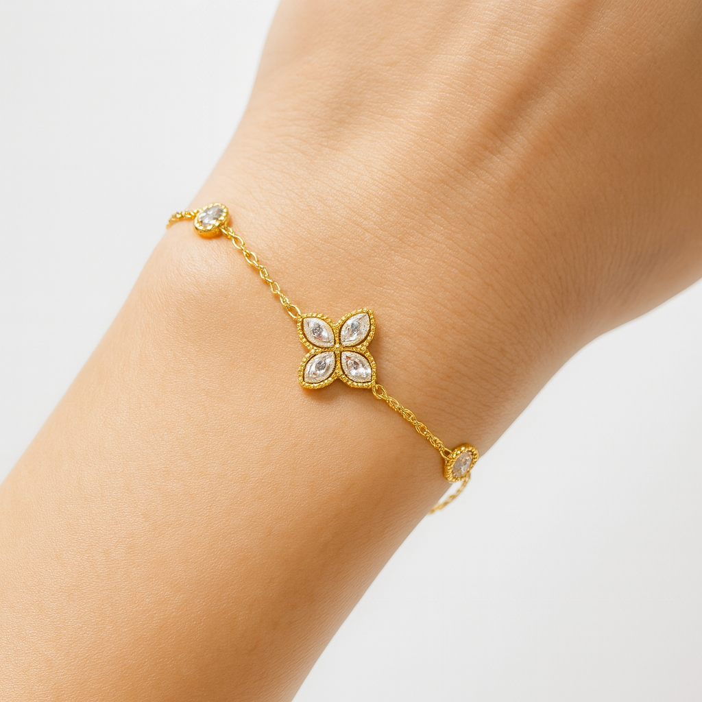 Lustre Clover Bracelet