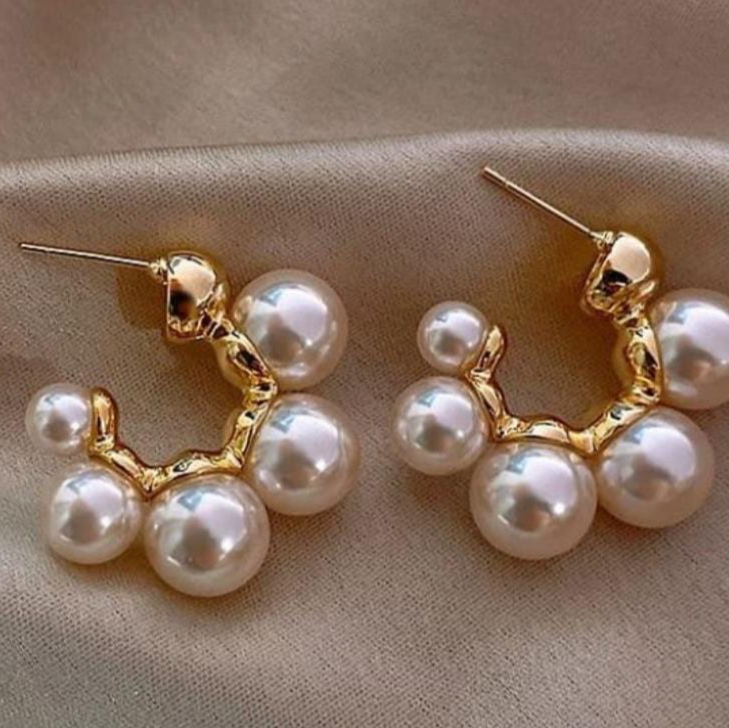 Perky Pearl Earrings (ER106)
