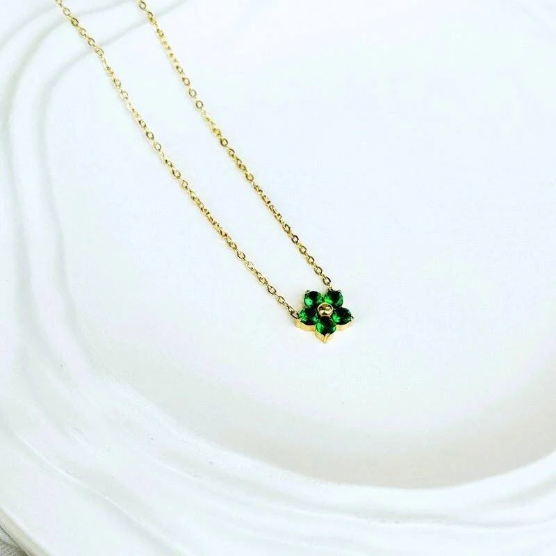 Dazzling Daisy Green Necklace